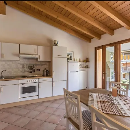 Appartamento Gardasee Cola-lazise By Interhome